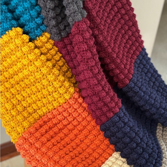 Handmade Bobble Stitch Crochet Blanket & Matching Pillow - Picture 5 of 6